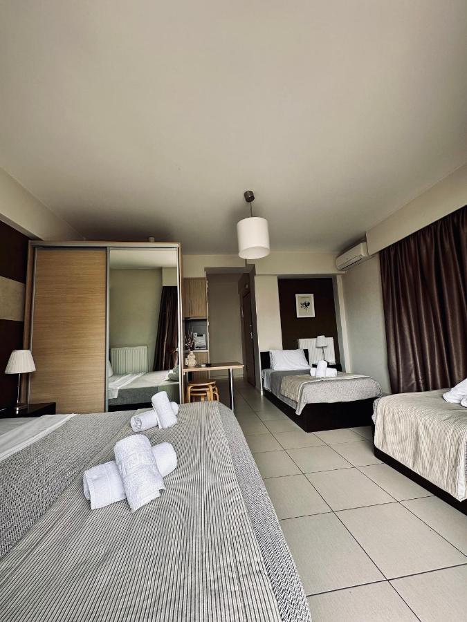 Mc Queen Rooms & Apartments Athena Bagian luar foto