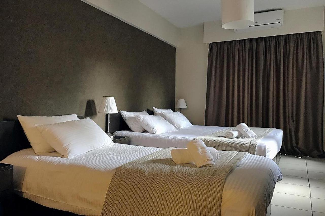 Mc Queen Rooms & Apartments Athena Bagian luar foto