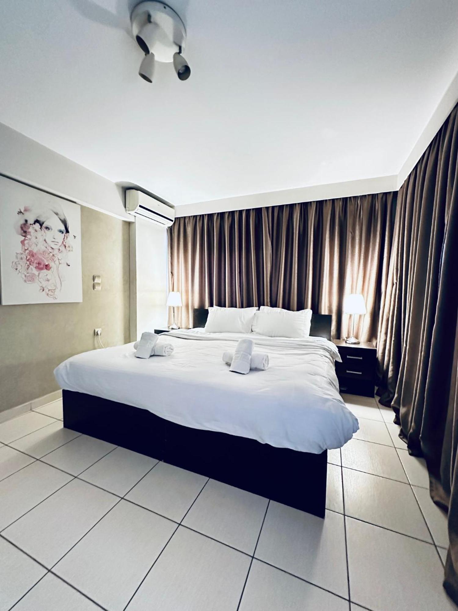 Mc Queen Rooms & Apartments Athena Bagian luar foto
