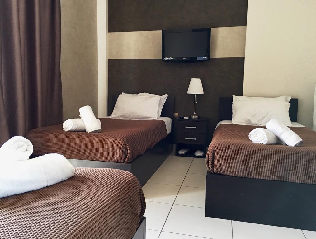Mc Queen Rooms & Apartments Athena Bagian luar foto